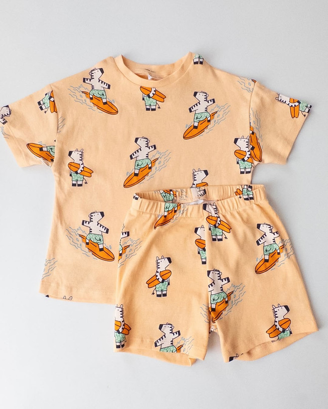 تیشرت شلوارک طرح موج سوار اسپرت